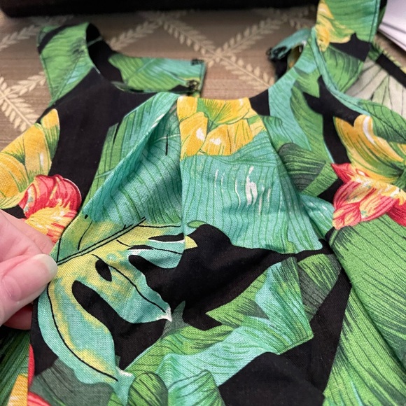 Nicole Miller Palm Print Linen Sleeveless Top - Picture 5 of 7